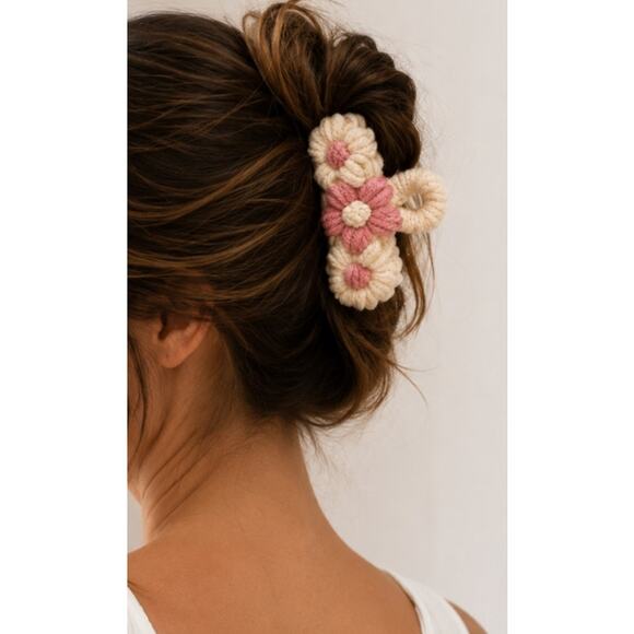 Accessories - Ivory Pink Knit Flower Hair Claw Clip New